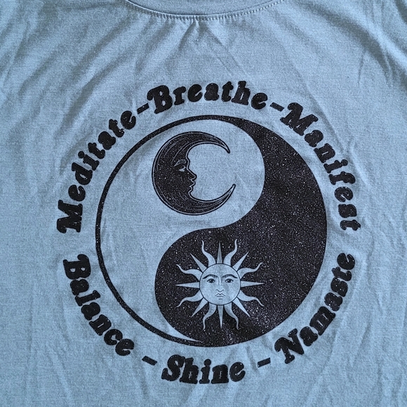 Guru Active🤸‍♀️ Yoga🧘‍♀️/Workout🏃‍♀️ Top - NWT - Picture 3 of 12